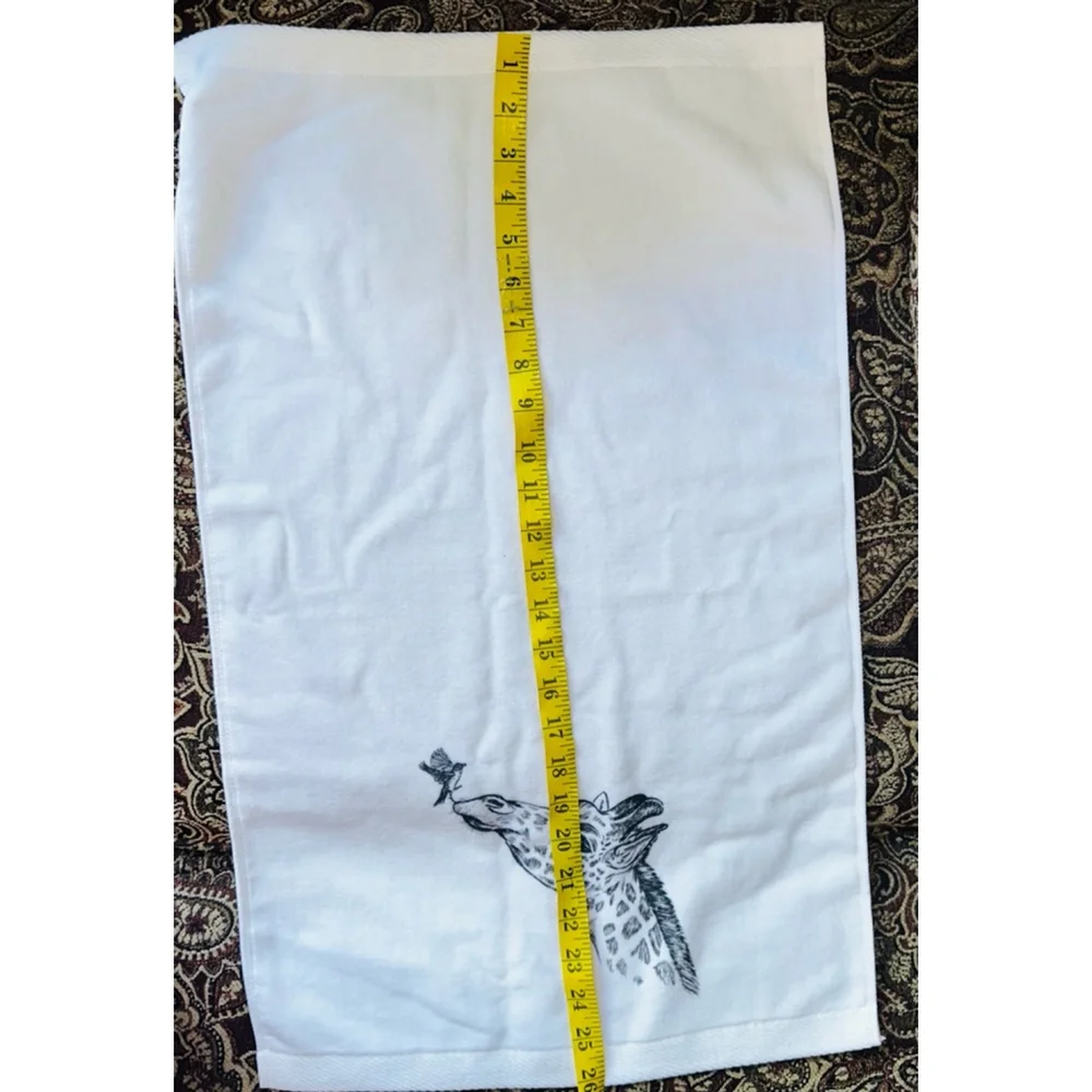 NWOT Terry Town Hand Towel 26 X 15 Terry Cloth 100% Cotton Velour Giraffe Bird